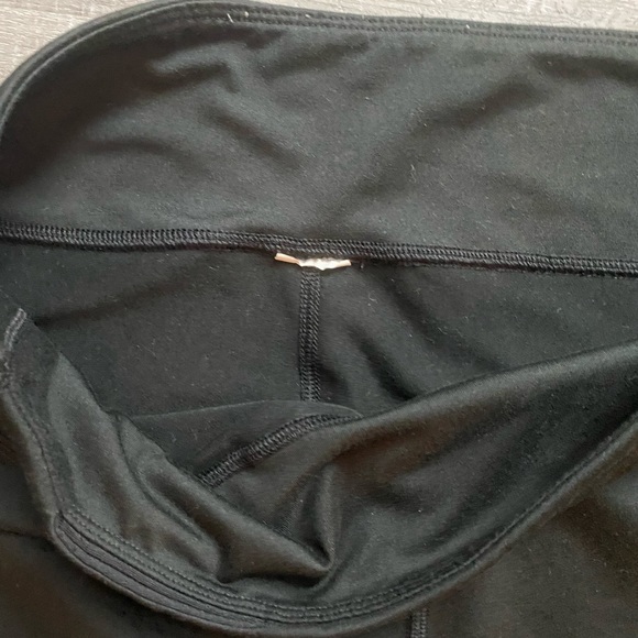 Fabletics Capri Leggings - Picture 2 of 5